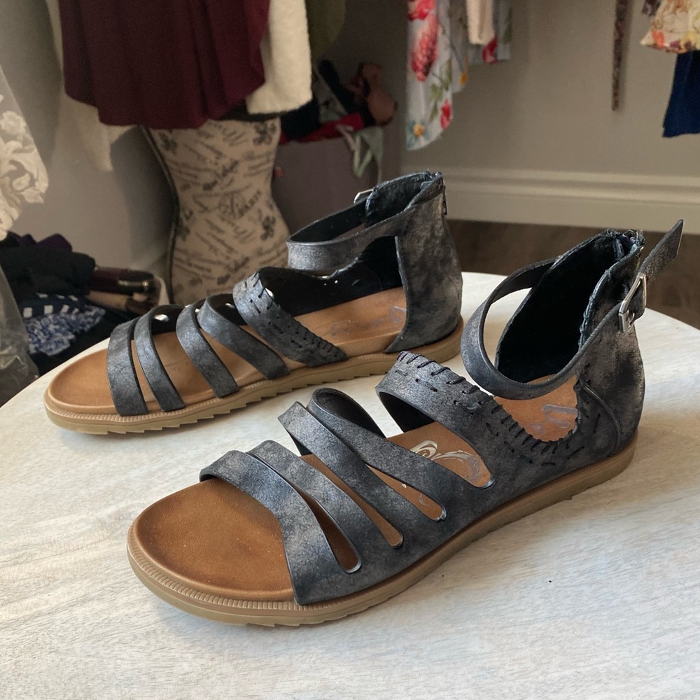 Very G sandals